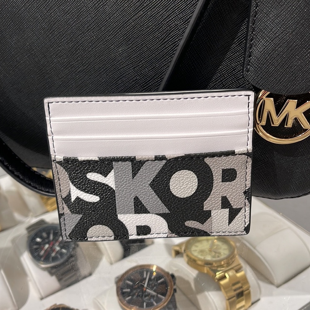 MICHAEL KORS MENS
Cooper Graphic Logo Tall Card Case
36S3LCOD2U
Black Multi NWT - Picture 13 of 16